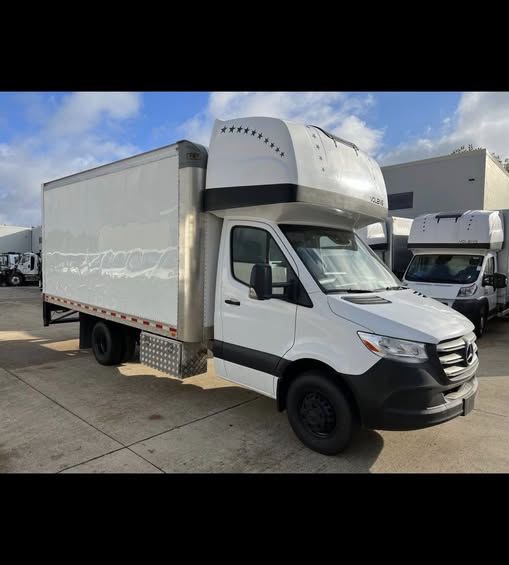 Вакансия водителя на Mercedes Sprinter Box Truck 16ft